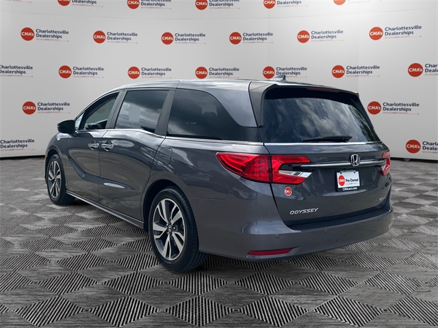 2022 Honda Odyssey Touring photo 3