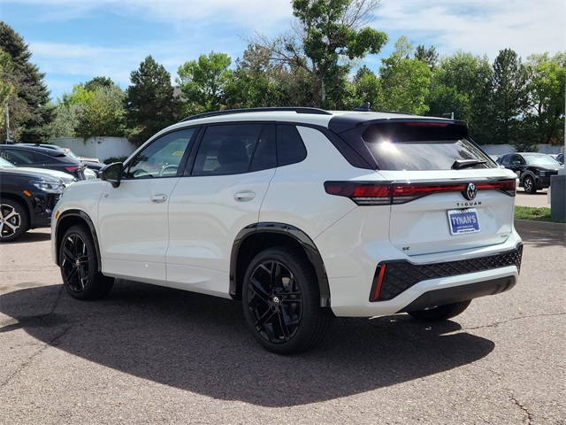 2025 Volkswagen Tiguan SE R-Line Black photo 2