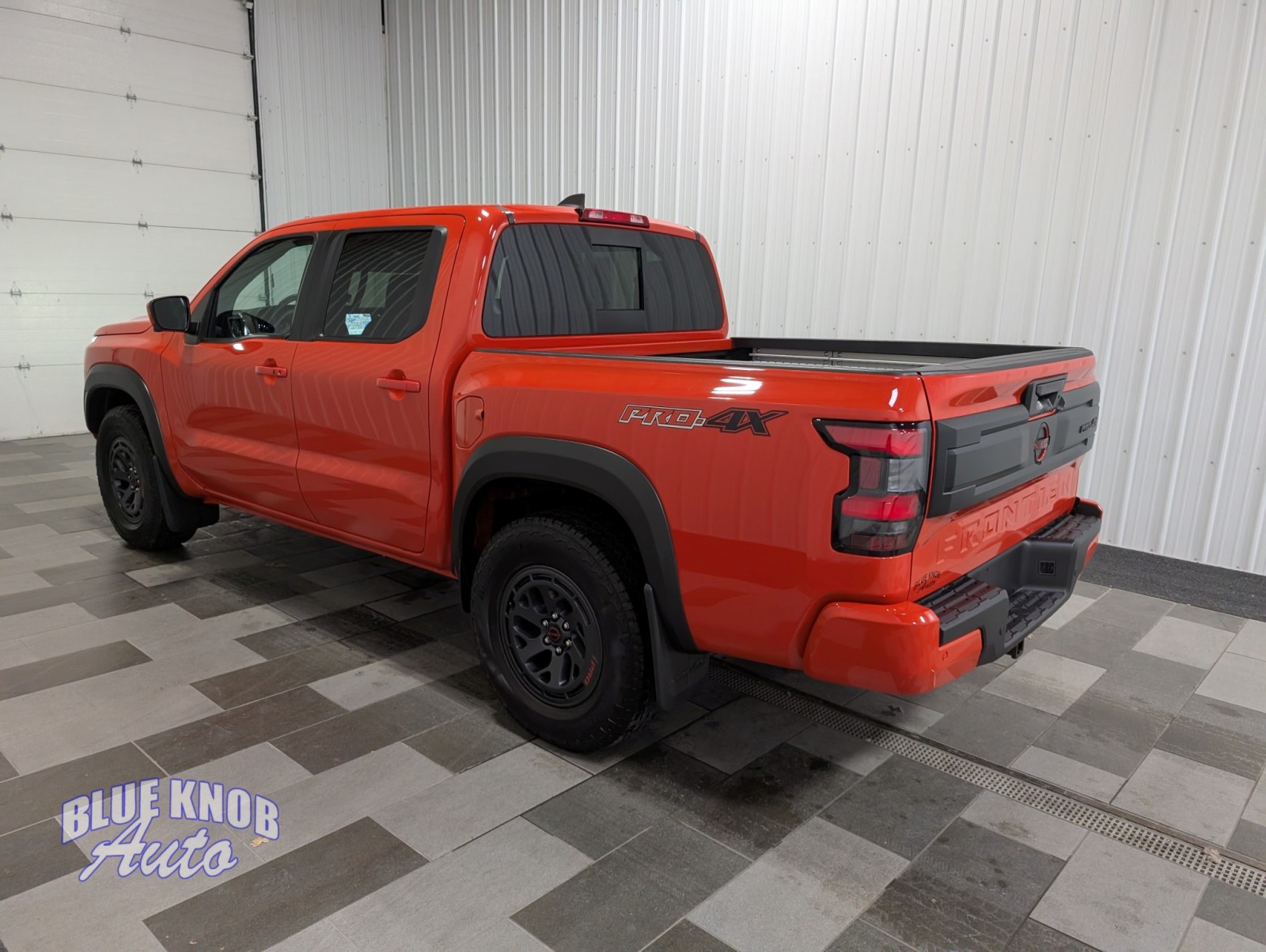 2025 Nissan Frontier PRO-4X photo 2