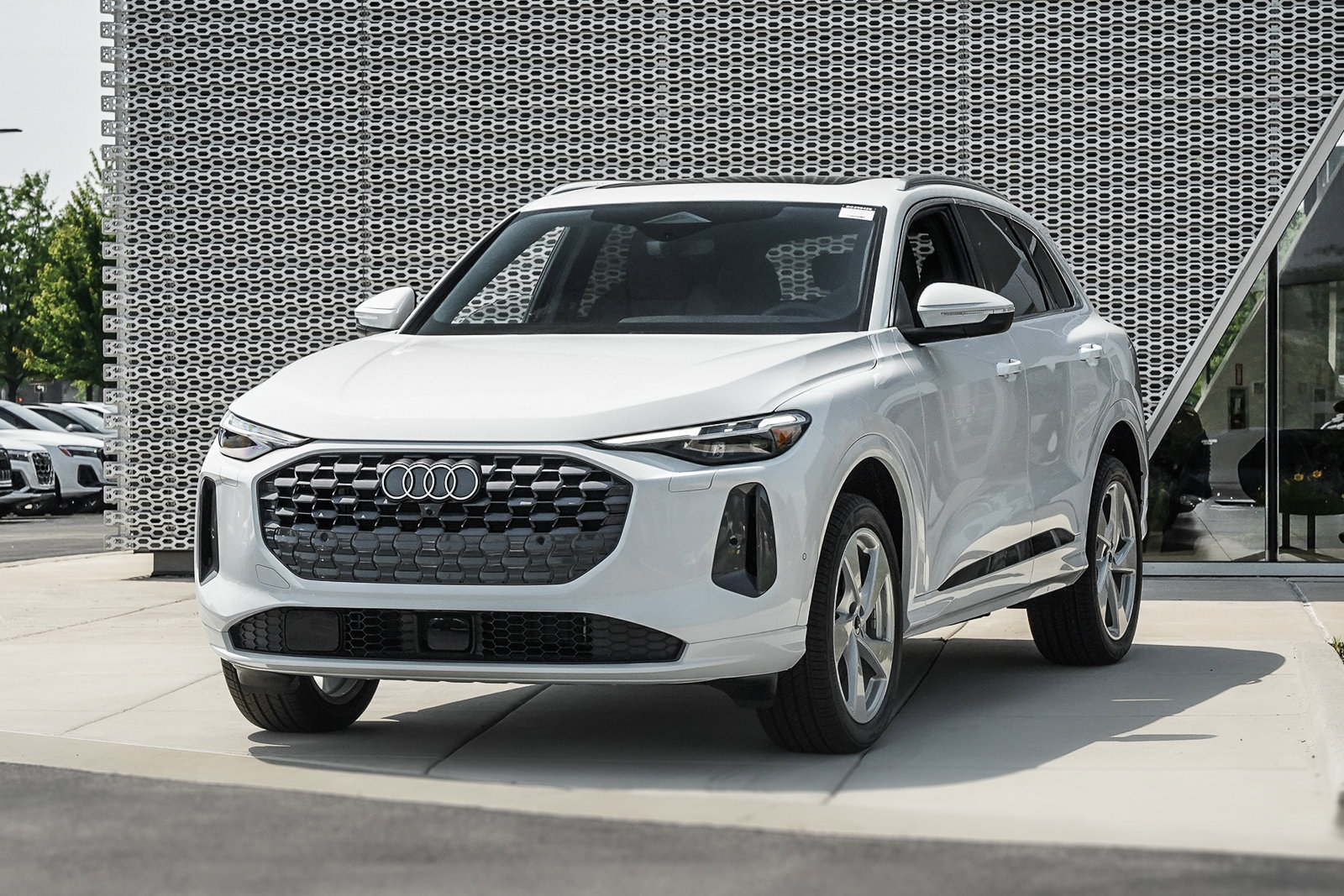2025 Audi Q5 Premium Plus photo 4