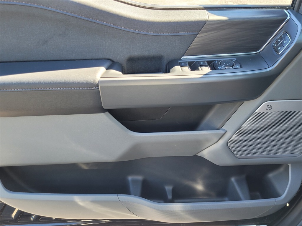 2025 Ford F-150 Lariat photo 26