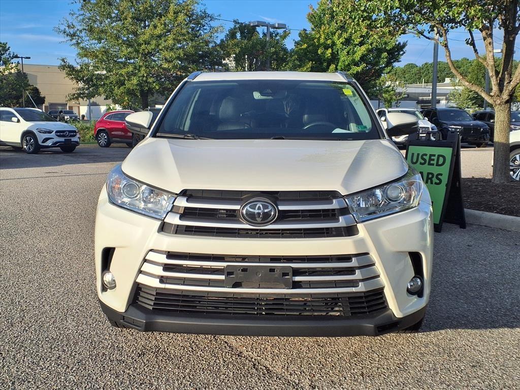 2019 Toyota Highlander XLE photo 2