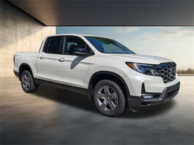 2025 Honda Ridgeline TrailSport photo 2