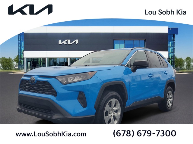 2020 Toyota RAV4 LE's photo