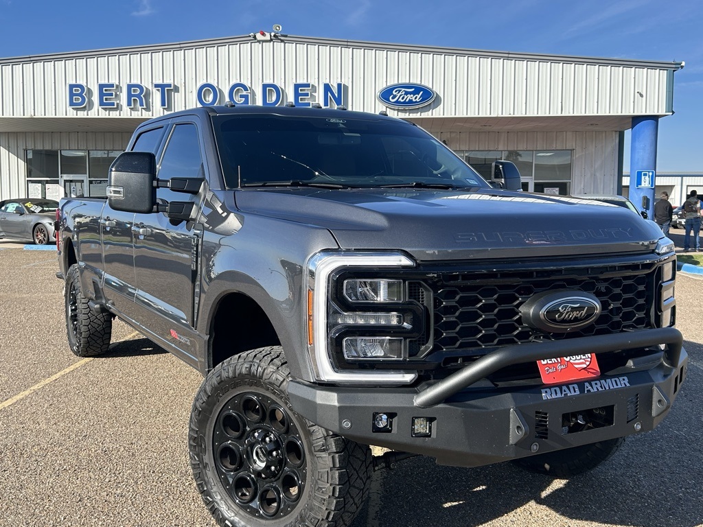 2025 Ford F-250 Super Duty Lariat's photo