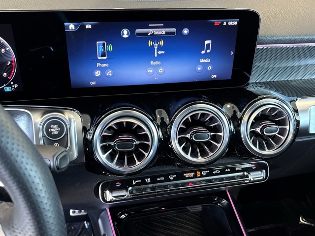 2025 Mercedes Benz GLB 35 AMG 4MATIC photo 21