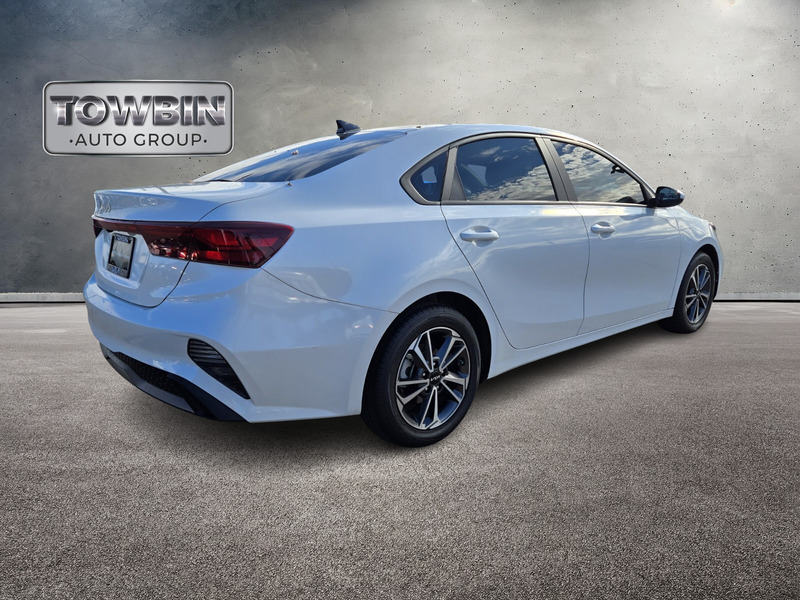 2022 Kia Forte LXS photo 4