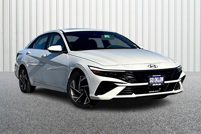 2025 Hyundai Elantra SEL Convenience photo 2