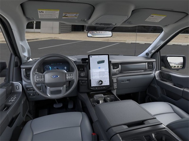2025 Ford F-150 Lightning photo 8