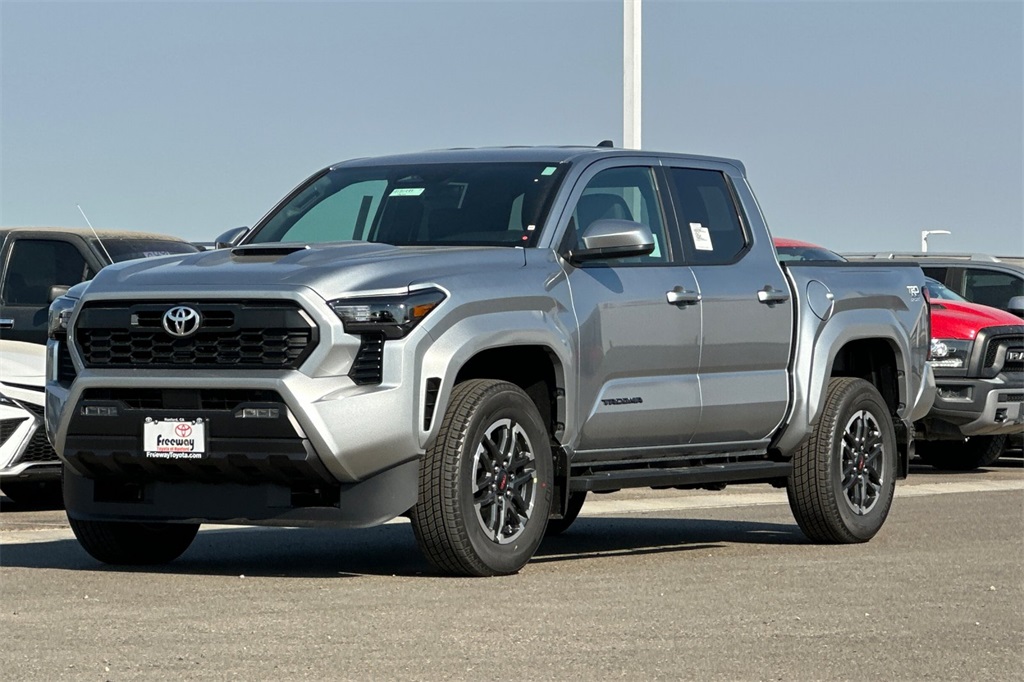 2025 Toyota Tacoma TRD Sport 4x4 Double Cab photo 8