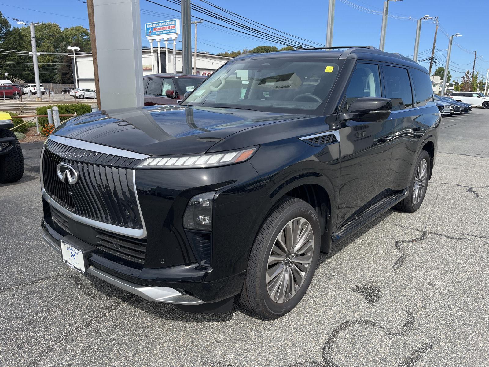 2025 Infiniti QX80 Luxe photo 6