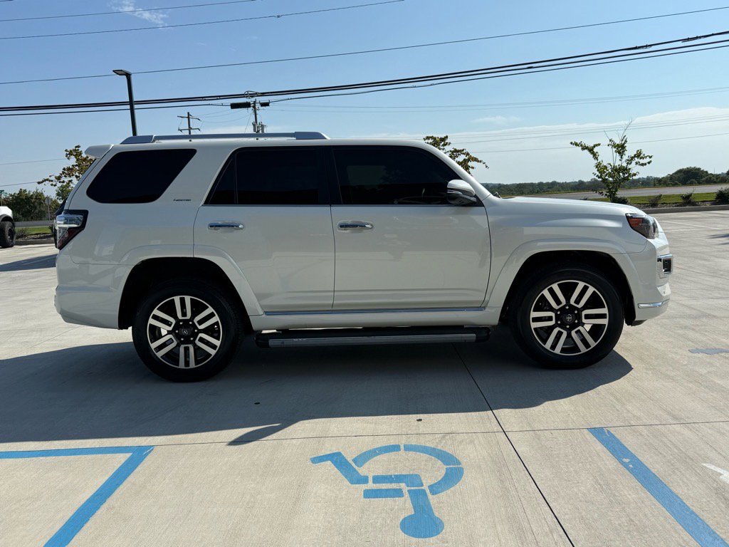 2022 Toyota 4Runner Limited photo 4