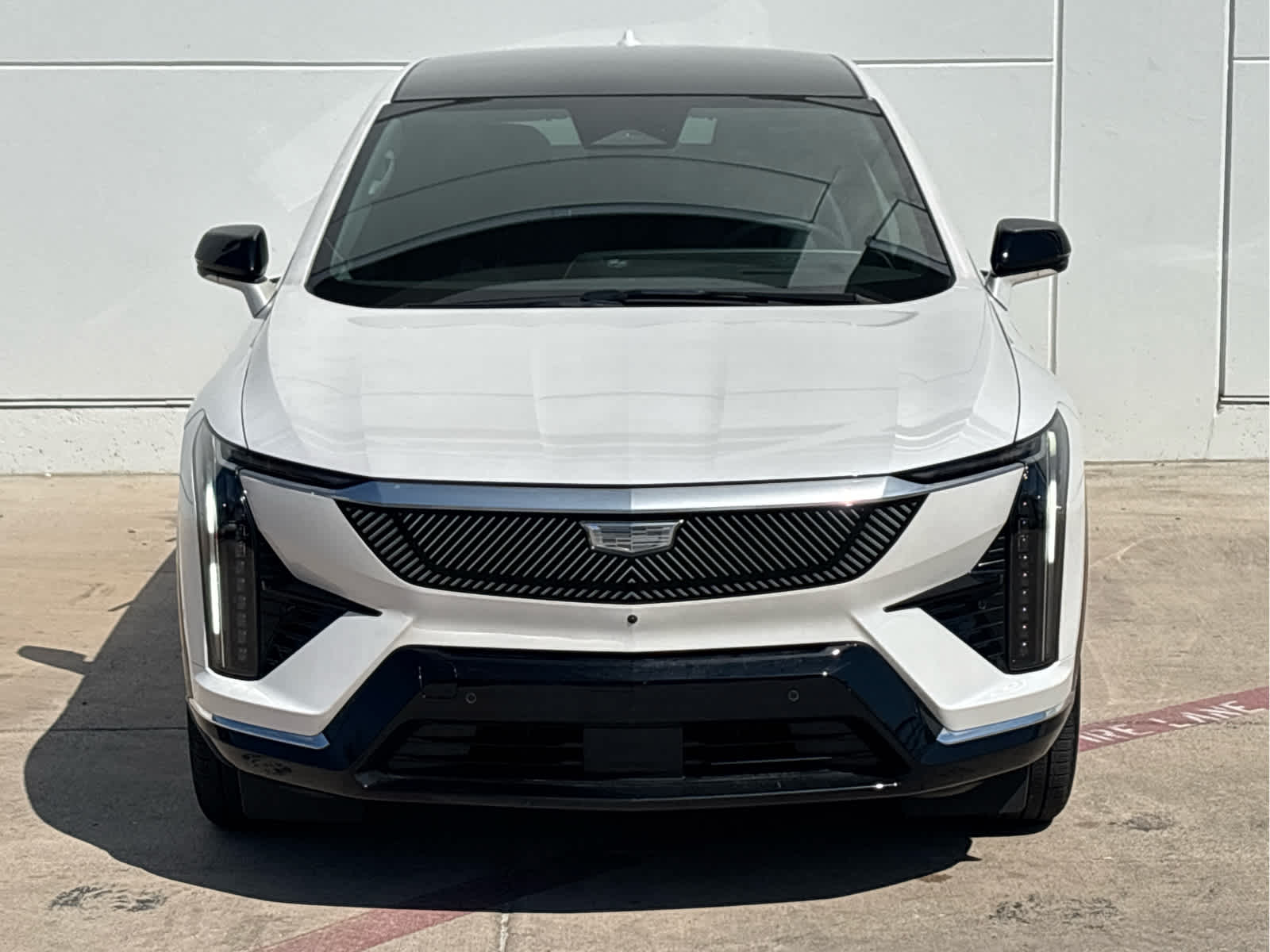 2025 Cadillac Optiq Luxury photo 2
