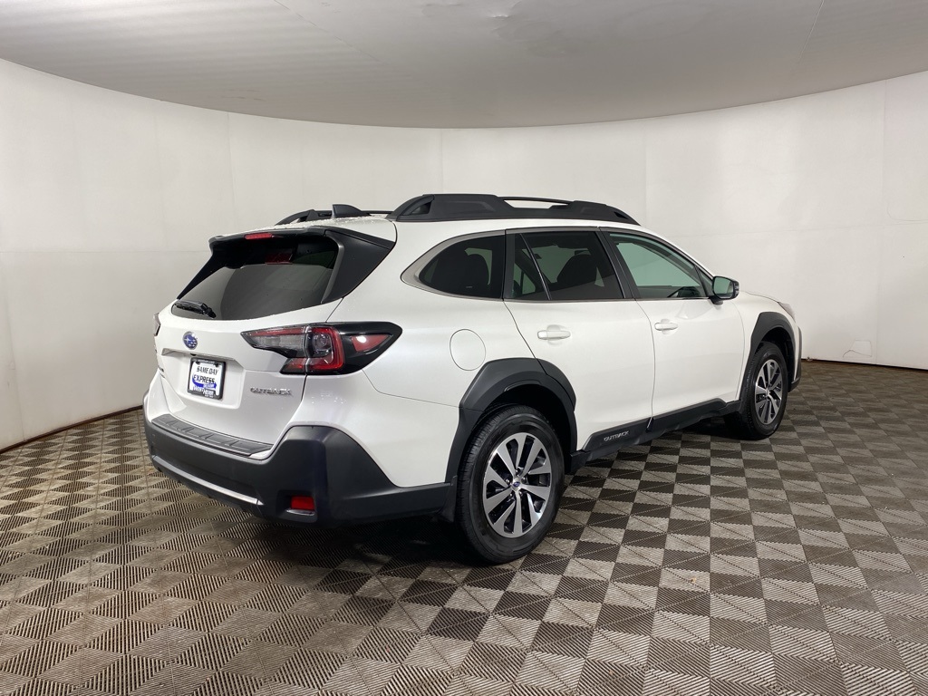2023 Subaru Outback Premium photo 3