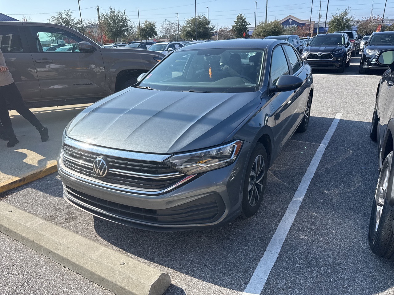 2023 Volkswagen Jetta S's photo
