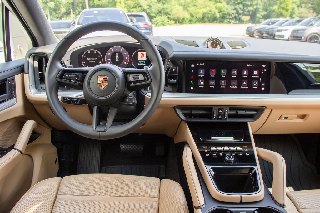 2025 Porsche Cayenne Base photo 10