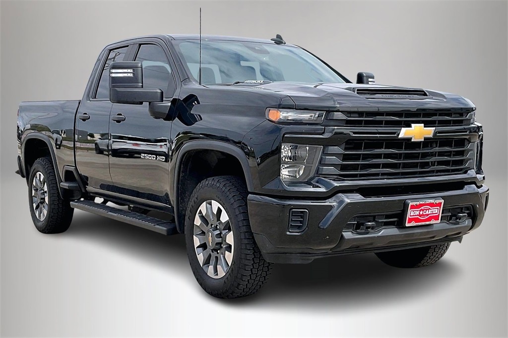 2024 Chevrolet Silverado 2500HD Custom's photo