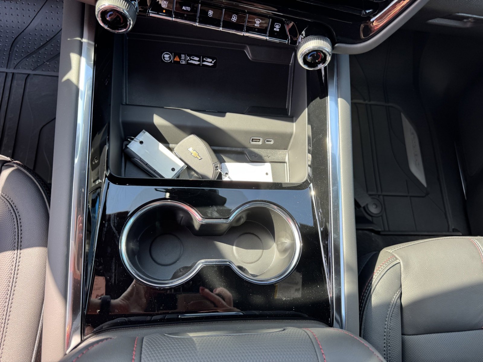 2026 Chevrolet Suburban RST photo 16