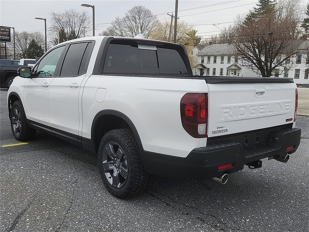 2025 Honda Ridgeline TrailSport photo 3