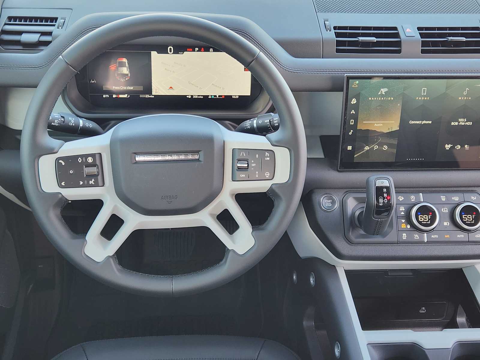 2025 Land Rover Defender 110 S photo 27