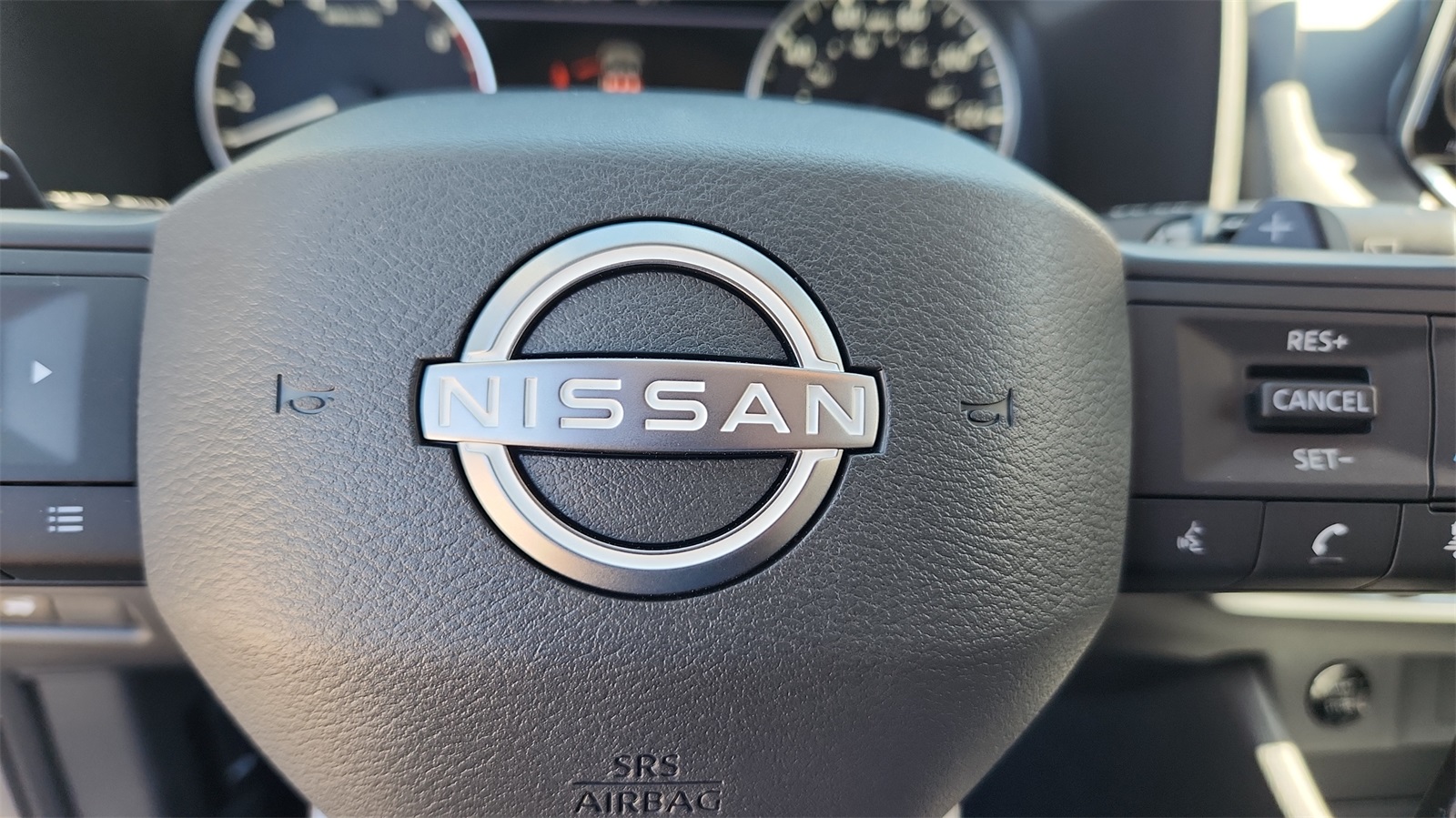 2025 Nissan Rogue SV photo 28