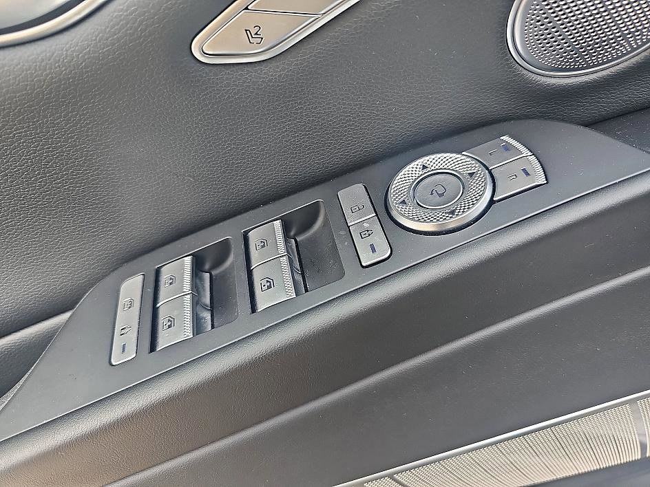 2023 Genesis G80 2.5T Sport Prestige photo 11