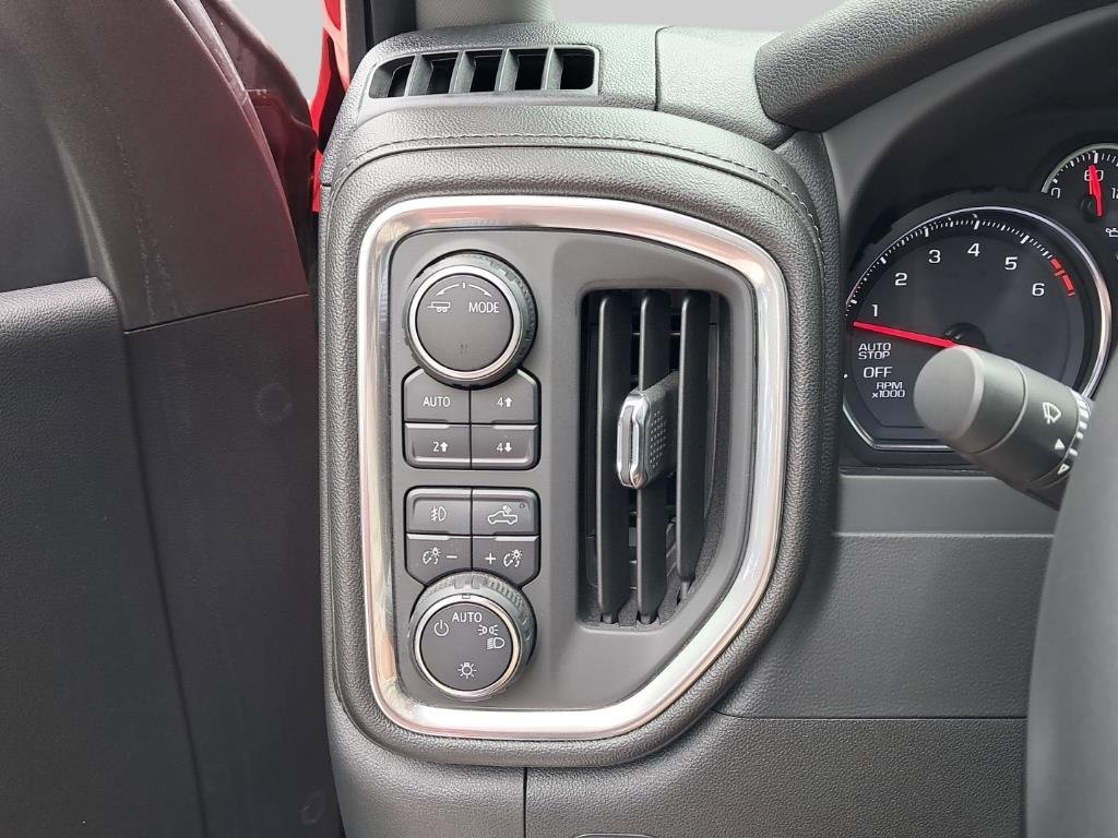 2020 Chevrolet Silverado 1500 RST photo 11