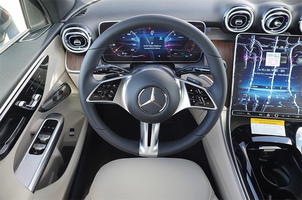 2025 Mercedes Benz GLC 300 photo 15