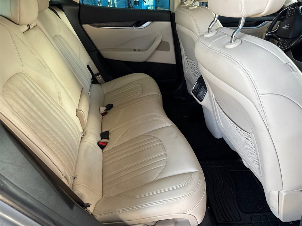 2018 Maserati Levante Base photo 4