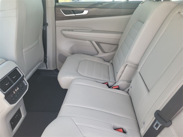 2025 Volkswagen Atlas SE photo 10