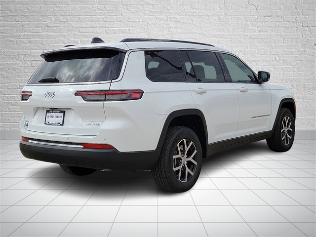 2025 Jeep Grand Cherokee Limited photo 3