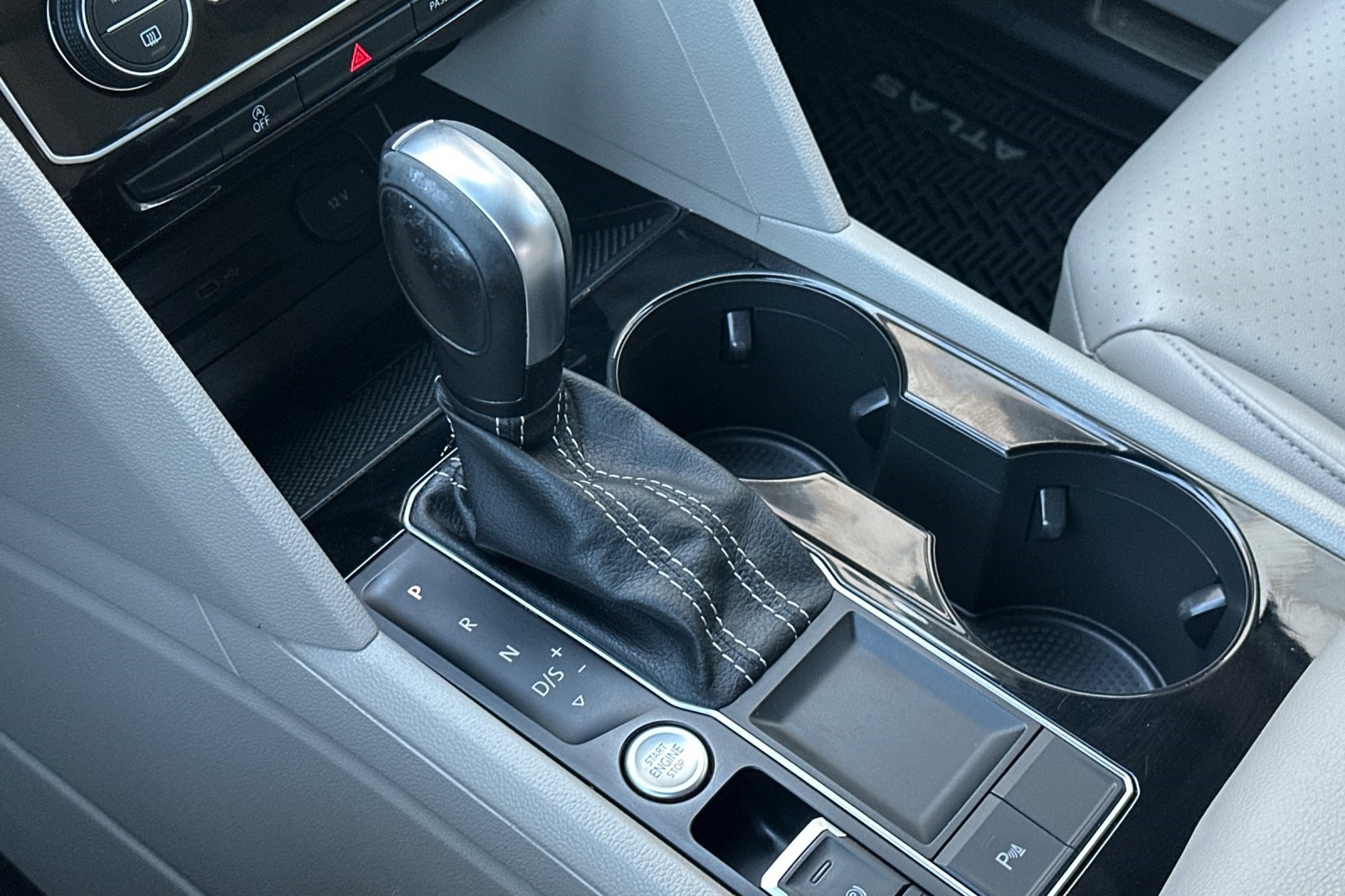 2022 Volkswagen Atlas SE Technology photo 22