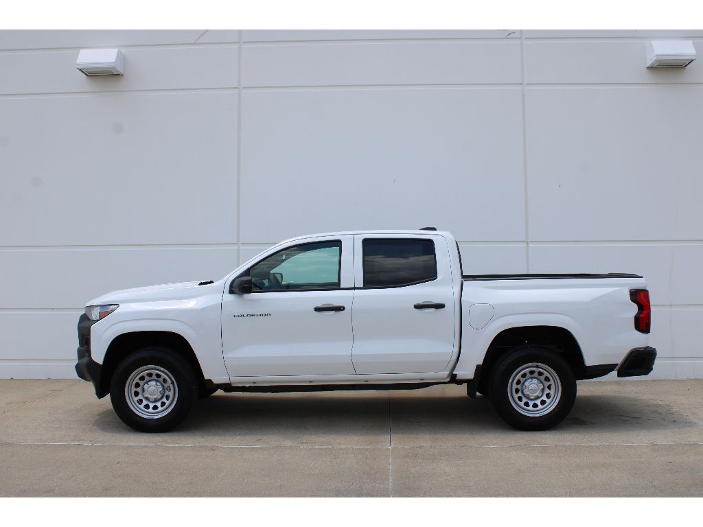 2025 Chevrolet Colorado LT photo 2