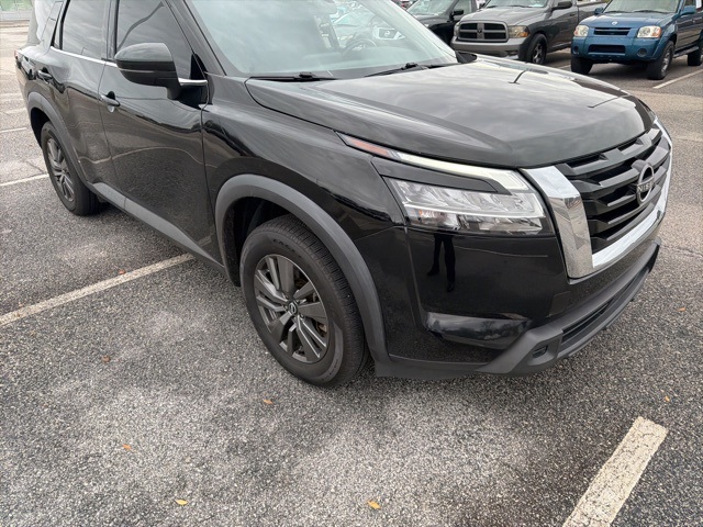 2022 Nissan Pathfinder SV's photo