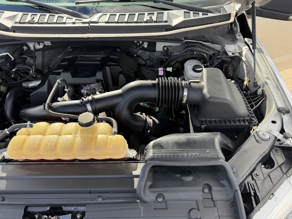 2016 Ford F-150 XLT photo 38