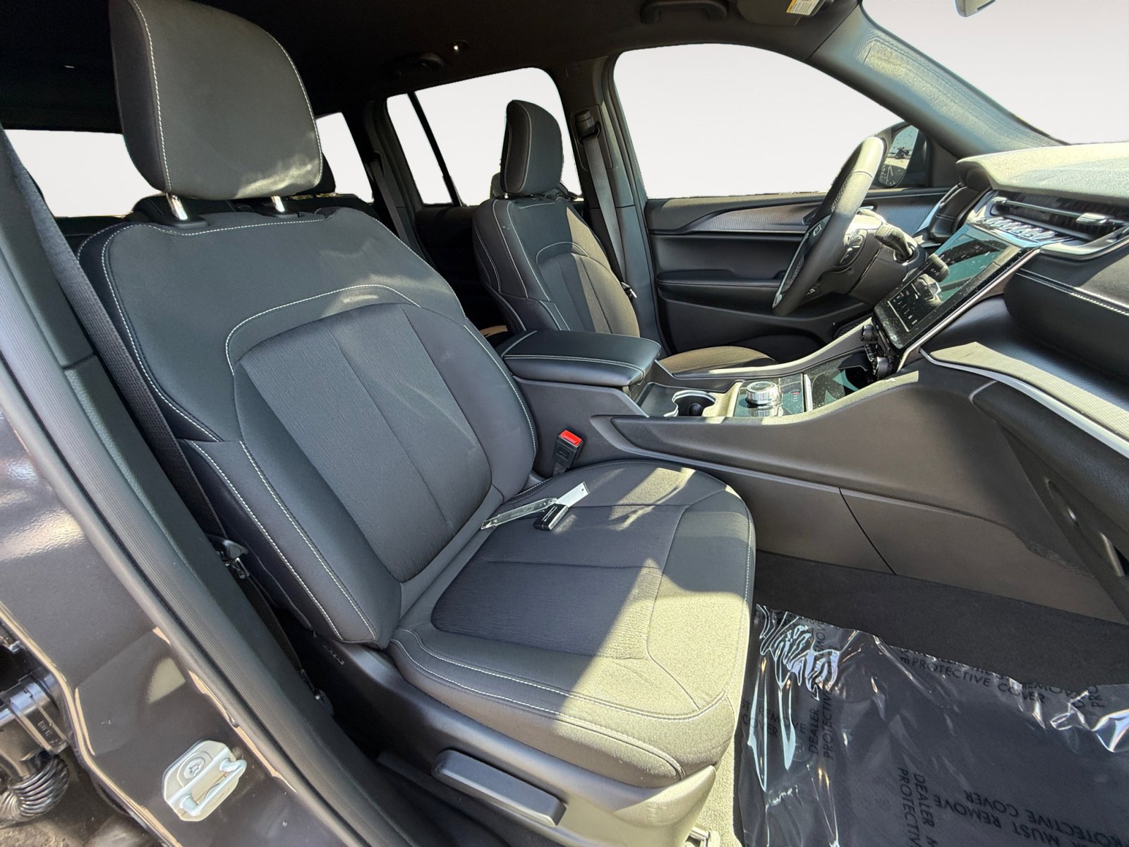 2024 Jeep Grand Cherokee Laredo photo 19