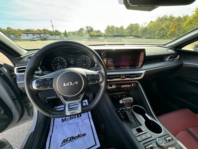 2023 Kia K5 GT-Line photo 17