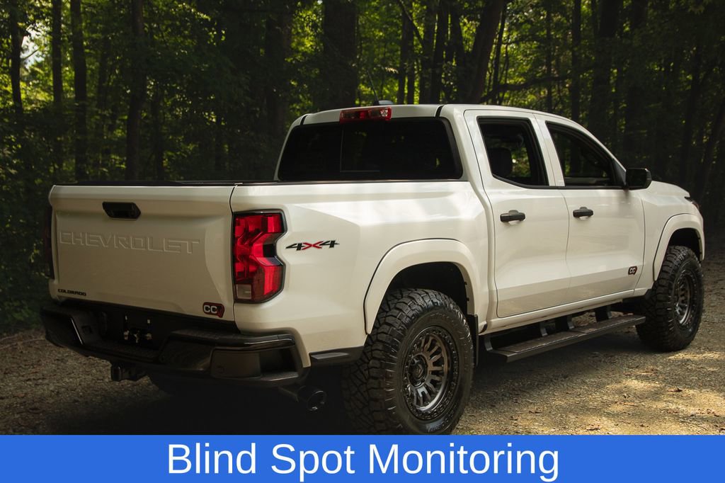 2025 Chevrolet Colorado LT photo 2