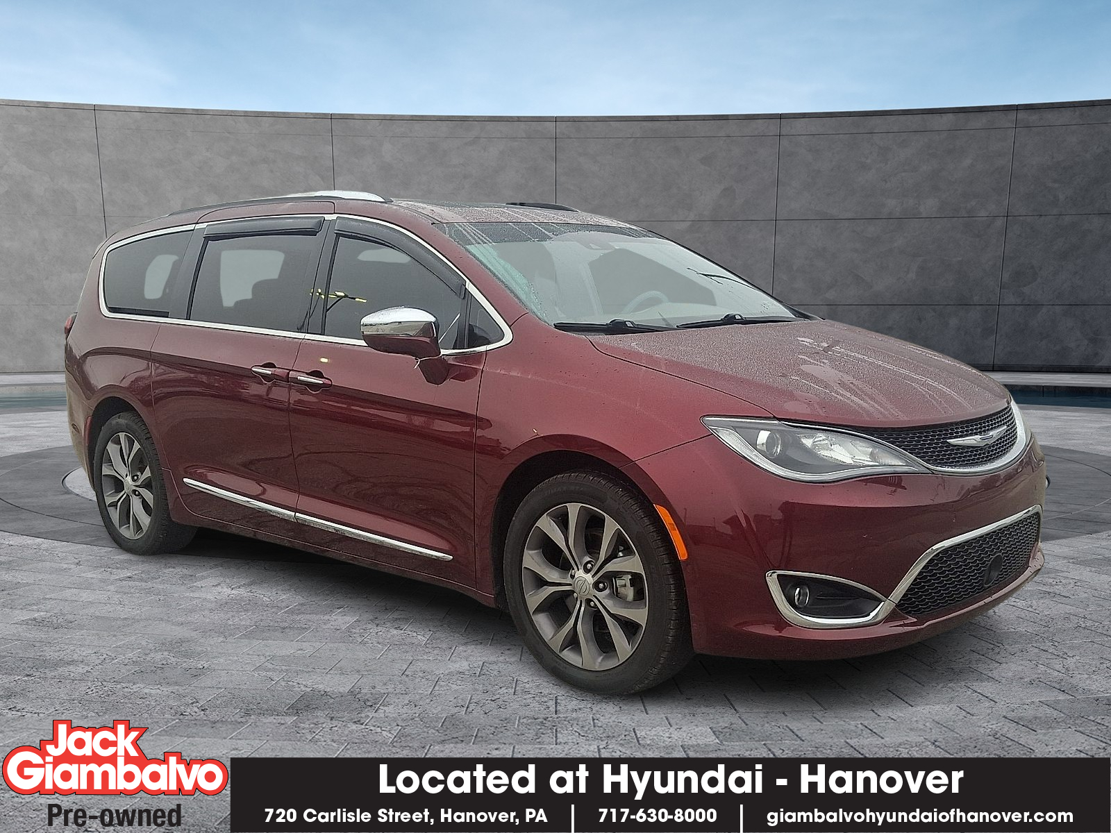 2020 Chrysler Pacifica Limited's photo