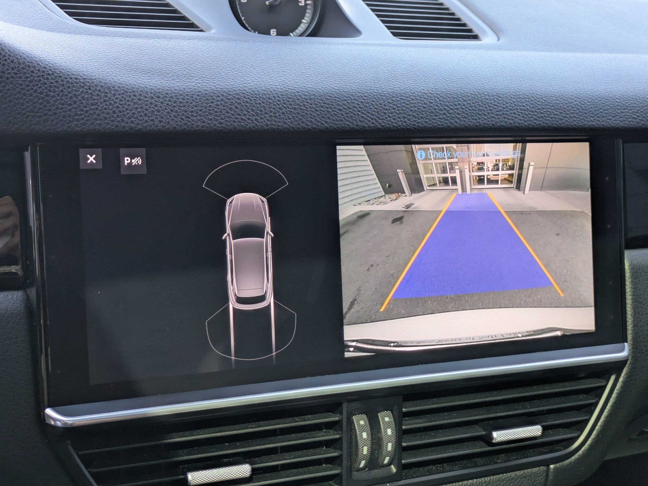 2020 Porsche Cayenne photo 21