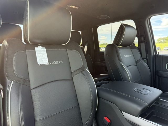 2025 Ram 2500 Laramie photo 11