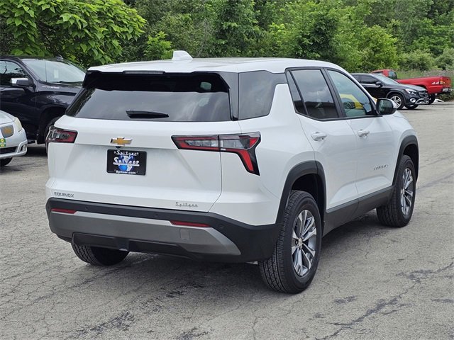 2026 Chevrolet Equinox LT photo 4