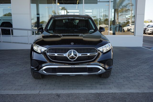 2025 Mercedes Benz GLC 350e 4MATIC photo 3