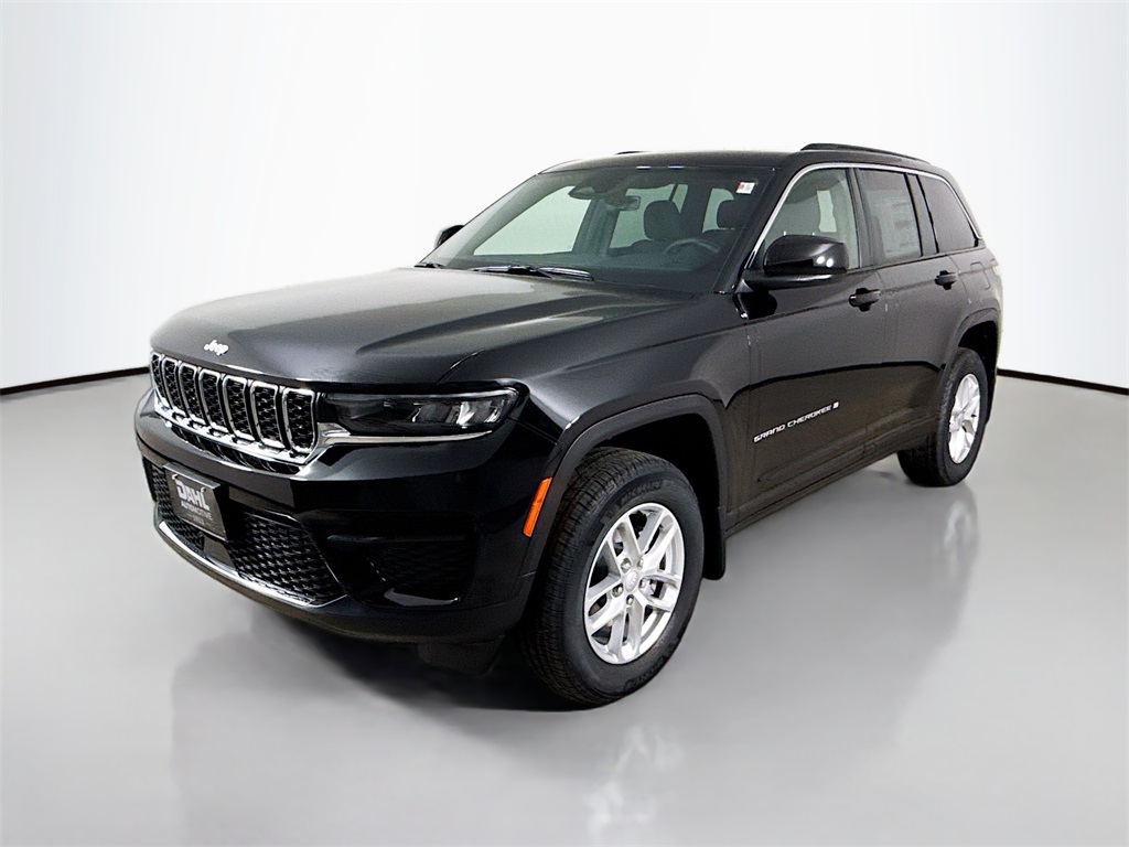 2025 Jeep Grand Cherokee Laredo X photo 3