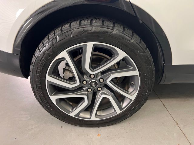 2020 Land Rover Discovery HSE Luxury photo 21
