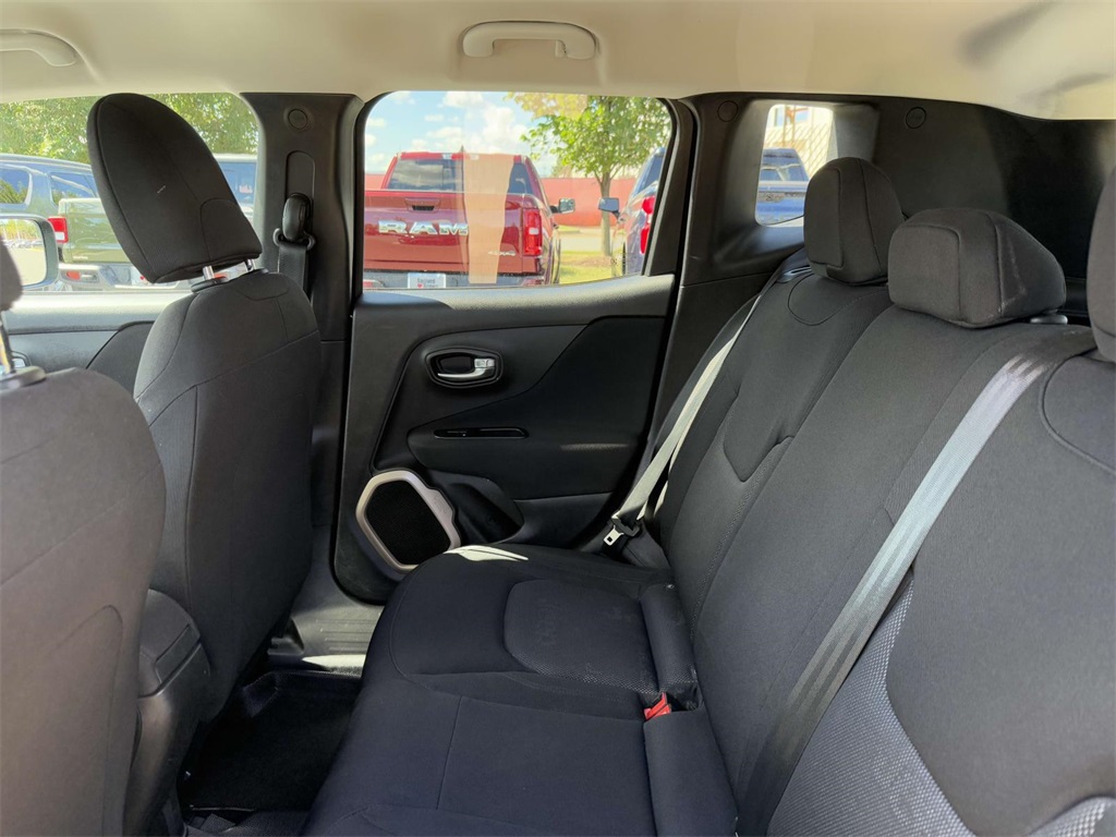 2017 Jeep Renegade Sport photo 12