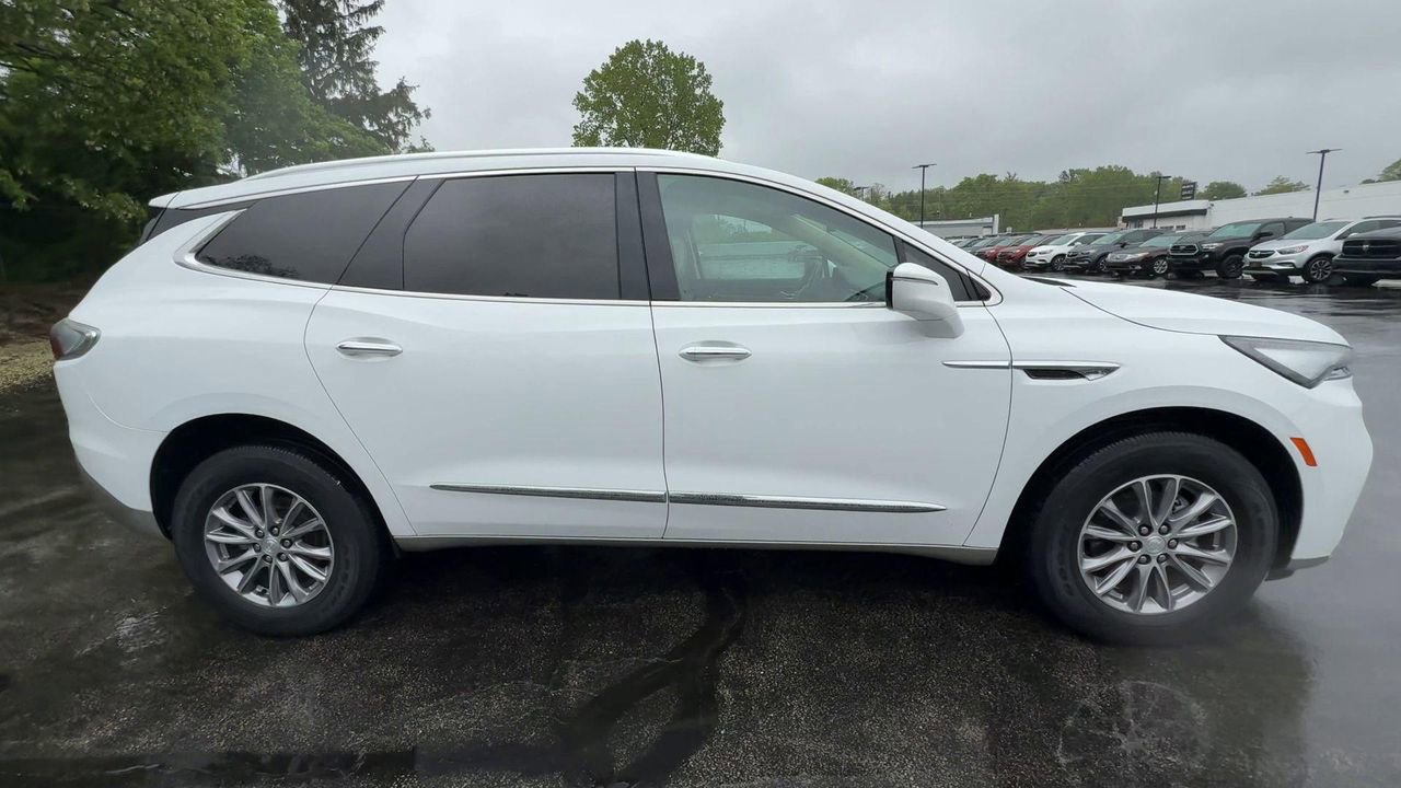 2022 Buick Enclave Essence photo 9