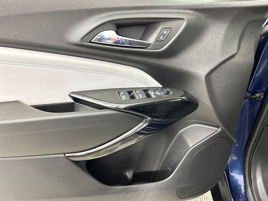 2024 Chevrolet Trax LT photo 18