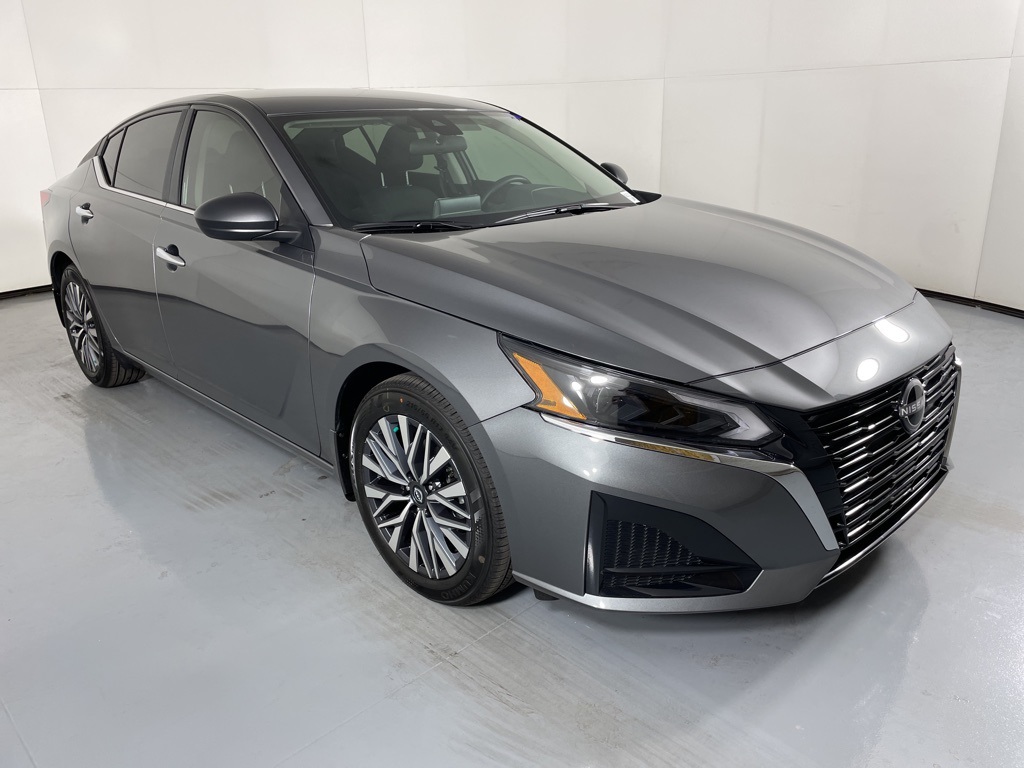 2025 Nissan Altima 2.5 SV photo 2