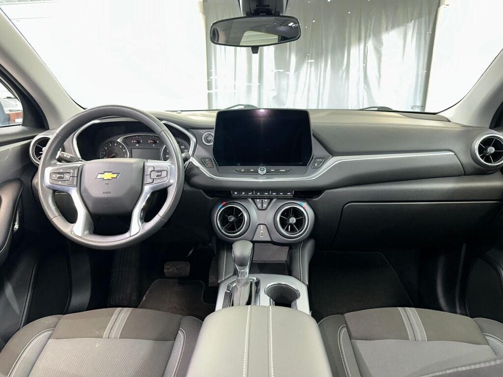 2023 Chevrolet Blazer 2LT photo 28
